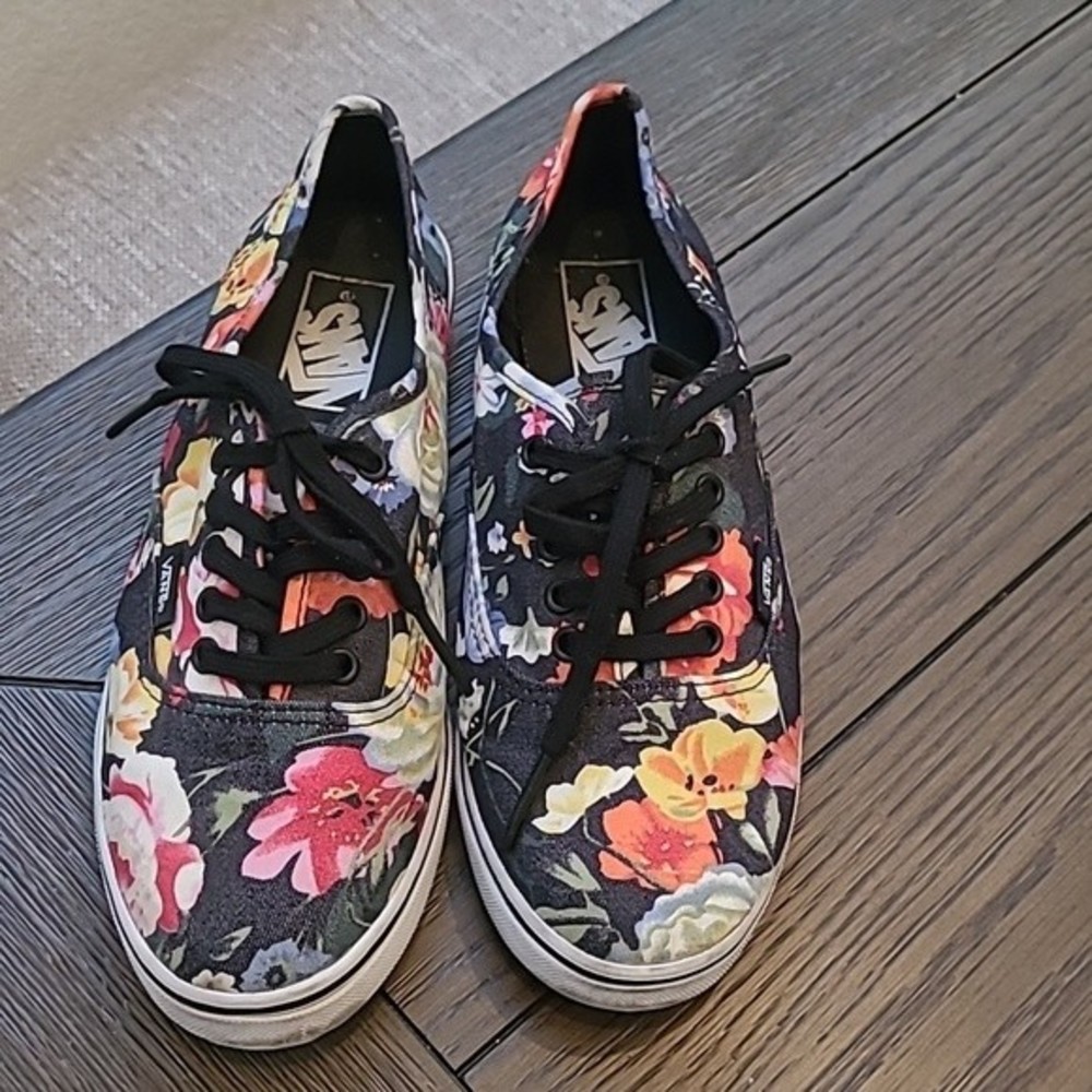 VANS FADED BLACK HAWAIIAN FLORAL PRINT SNEAKERS unisex women’s size 7.5